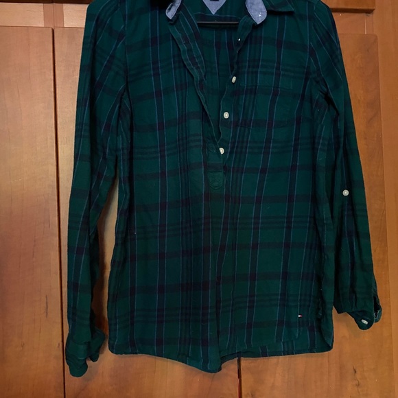 Tommy Hilfiger shirt - Picture 1 of 3